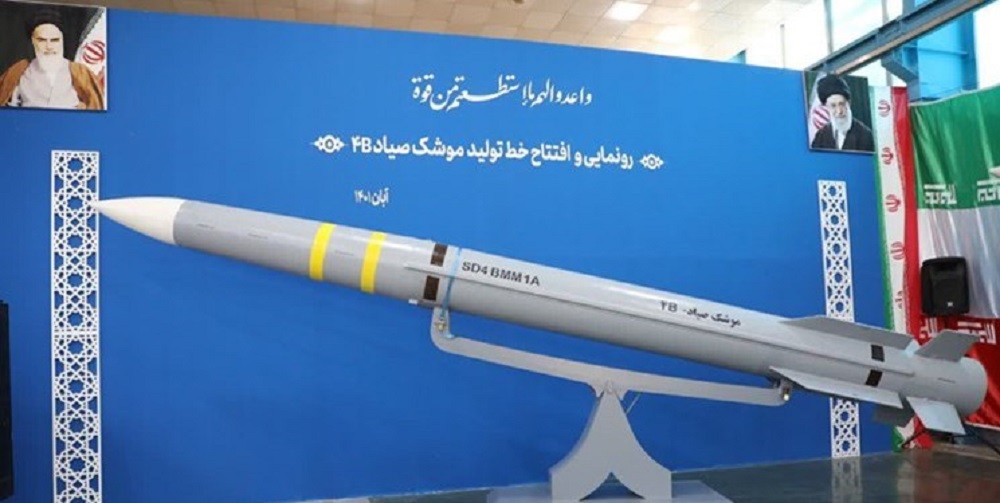 الدفاع الايرانية تزيح الستار عن صاروخ صياد 4B للدفاع الجوي بعيد المدى